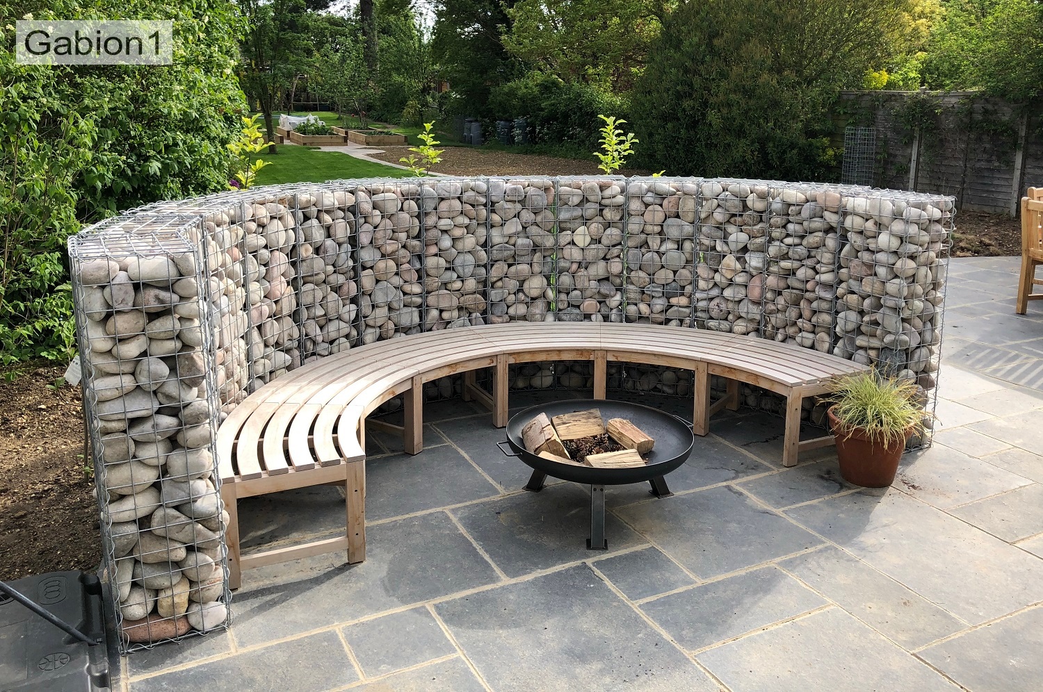 curved gabion wall seating